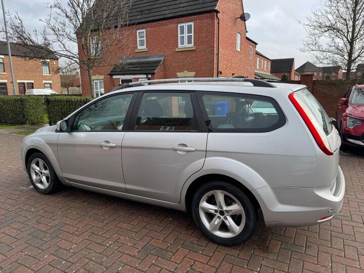 Ford Focus 1.6 TDCi DPF Zetec 5dr