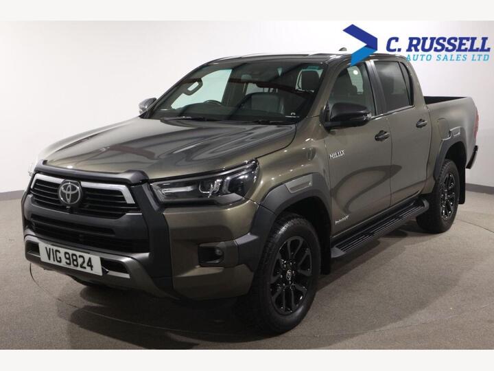 Toyota HILUX 2.8 D-4D Invincible X Auto 4WD Euro 6 (s/s) 4dr