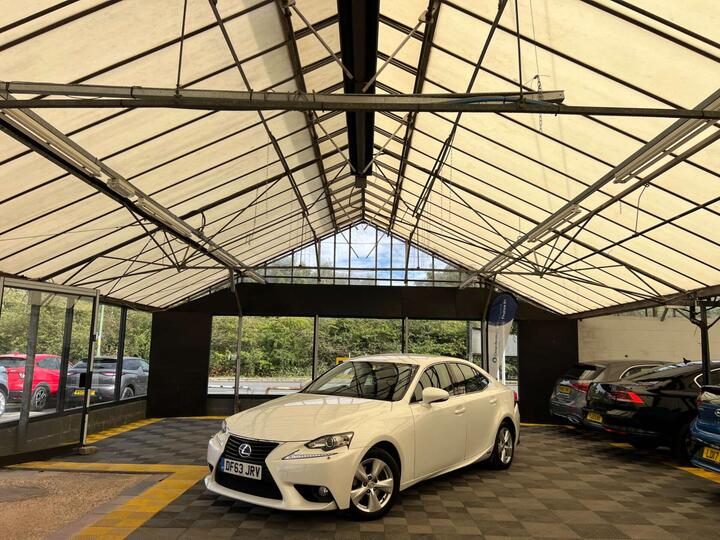 Lexus IS 2.5 300h SE E-CVT Euro 5 (s/s) 4dr