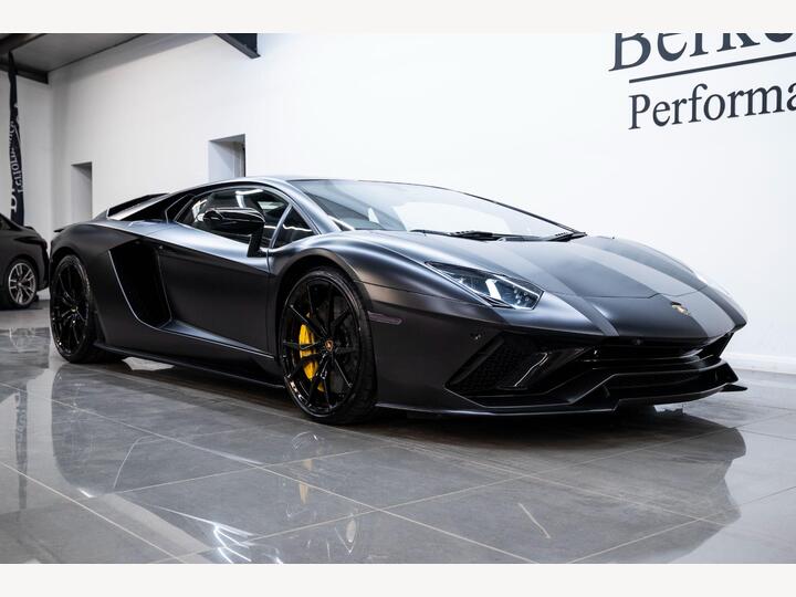 Lamborghini Aventador 6.5 V12 LP 740-4 S ISR 4WD Euro 6 2dr Lamborghini Aventador 6.5 V12 LP 740-4 S ISR 4WD Euro 6 2dr