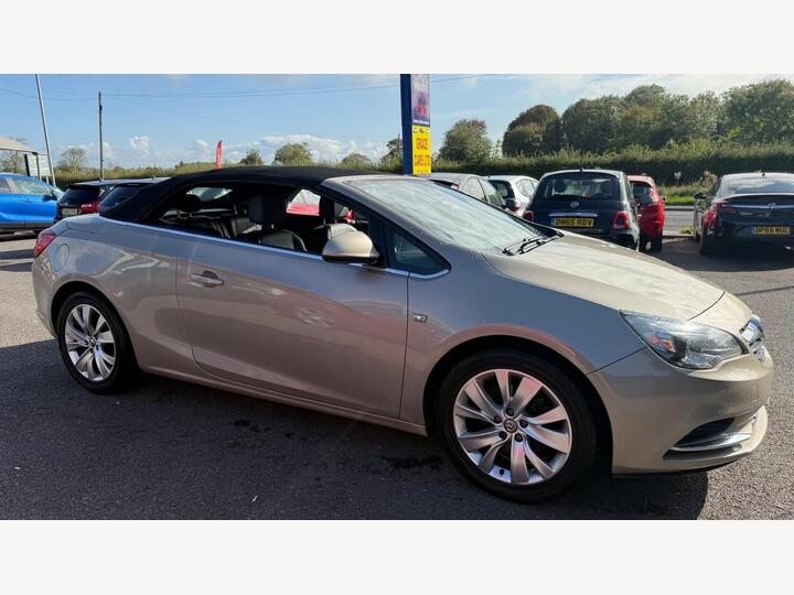 Vauxhall Cascada 2.0 CDTi SE Euro 5 (s/s) 2dr Vauxhall Cascada 2.0 CDTi SE Euro 5 (s/s) 2dr