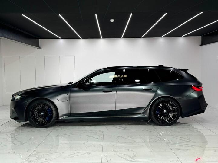 BMW M5 4.4 22.1kWh Touring Steptronic XDrive Euro 6 (s/s) 5dr