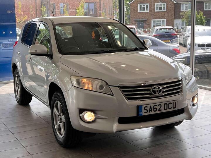 Toyota RAV4 2.0 V-Matic XT-R Multidrive S 4WD Euro 5 5dr