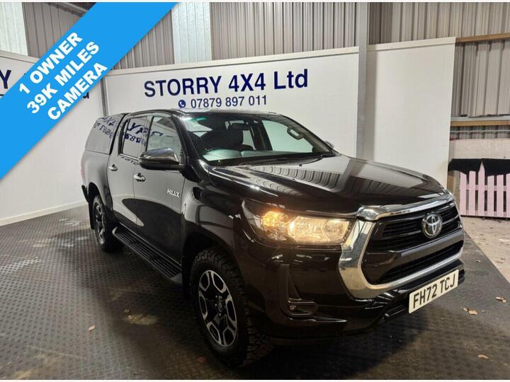 Toyota HI-LUX 2.4 D-4D Icon 4WD Euro 6 (s/s) 4dr
