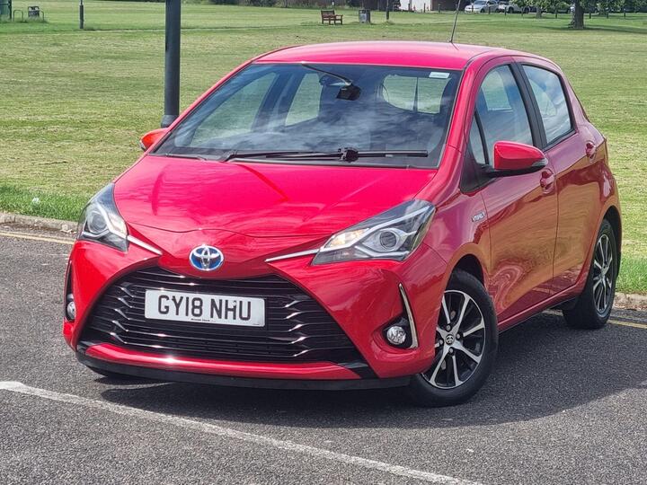 Toyota Yaris 1.5 VVT-h Icon Tech E-CVT Euro 6 (s/s) 5dr