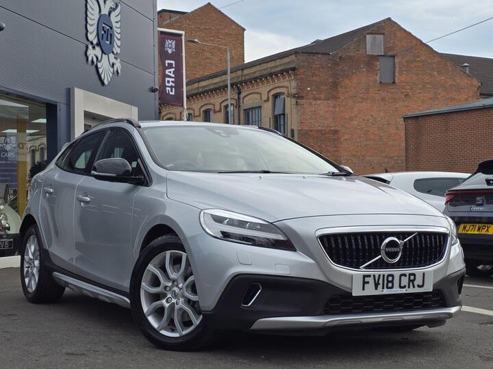 Volvo V40 Cross Country 1.5 T3 Pro Auto Euro 6 (s/s) 5dr Volvo V40 Cross Country 1.5 T3 Pro Auto Euro 6 (s/s) 5dr