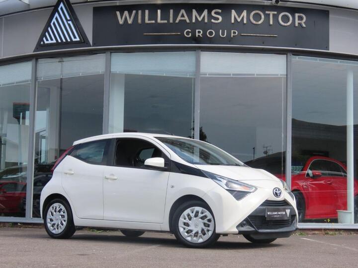 Toyota AYGO 1.0 VVT-i X-play Euro 6 5dr