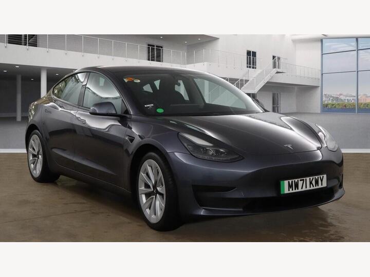 Tesla Model 3 Standard Range Plus Auto RWD 4dr