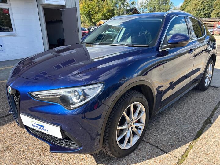 Alfa Romeo Stelvio 2.0T Speciale Auto Q4 AWD Euro 6 (s/s) 5dr