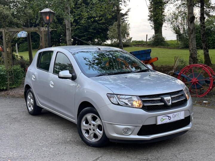Dacia Sandero 1.5 DCi Laureate Euro 5 5dr Dacia Sandero 1.5 DCi Laureate Euro 5 5dr