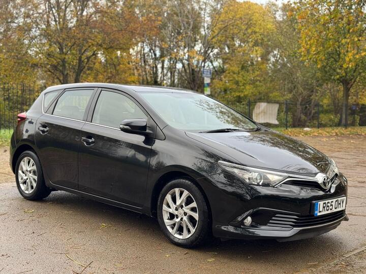 Toyota Auris 1.2 VVT-i Icon Euro 6 (s/s) 5dr Toyota Auris 1.2 VVT-i Icon Euro 6 (s/s) 5dr
