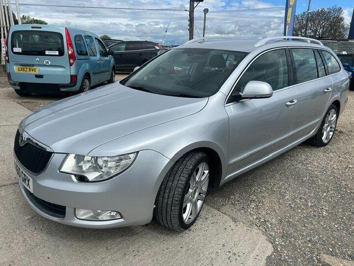 Skoda Superb 2.0 TDI Elegance DSG Euro 5 5dr