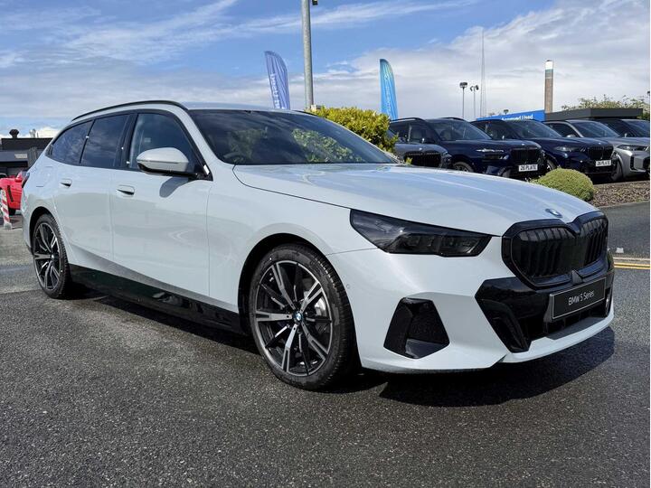 BMW 5 SERIES 2.0 530e 22.1kWh M Sport Pro Touring Steptronic Euro 6 (s/s) 5dr