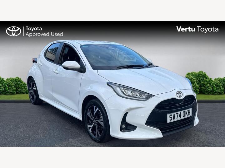 Toyota Yaris 1.5 VVT-h Design E-CVT Euro 6 (s/s) 5dr