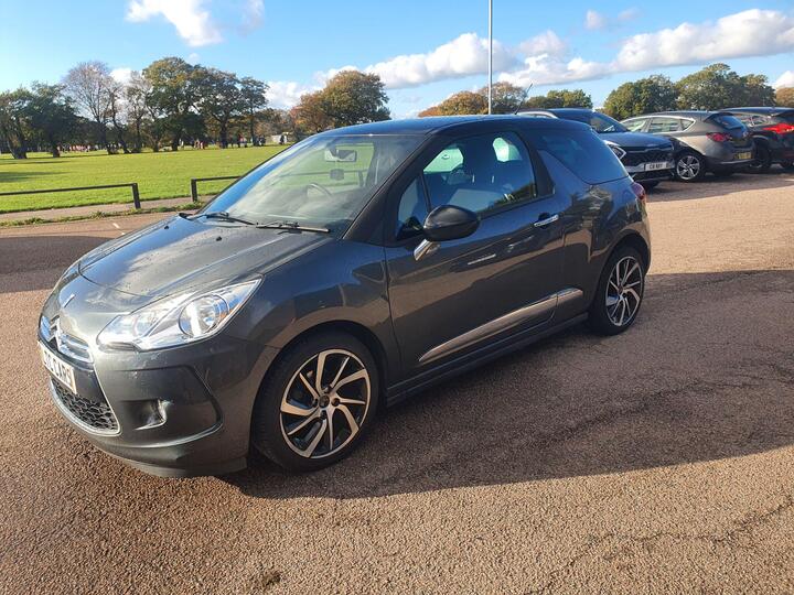 DS AUTOMOBILES DS 3 1.6 BlueHDi DStyle Nav Euro 6 (s/s) 3dr DS AUTOMOBILES DS 3 1.6 BlueHDi DStyle Nav Euro 6 (s/s) 3dr