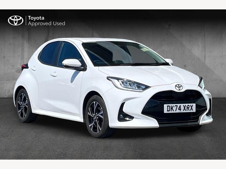 Toyota Yaris 1.5 VVT-h Design E-CVT Euro 6 (s/s) 5dr