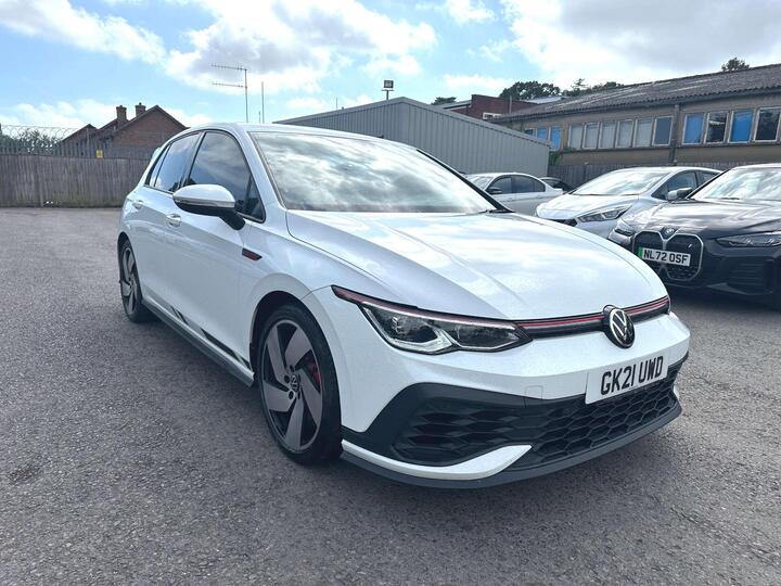 Volkswagen Golf 2.0 TSI GTI Clubsport DSG Euro 6 (s/s) 5dr Volkswagen Golf 2.0 TSI GTI Clubsport DSG Euro 6 (s/s) 5dr