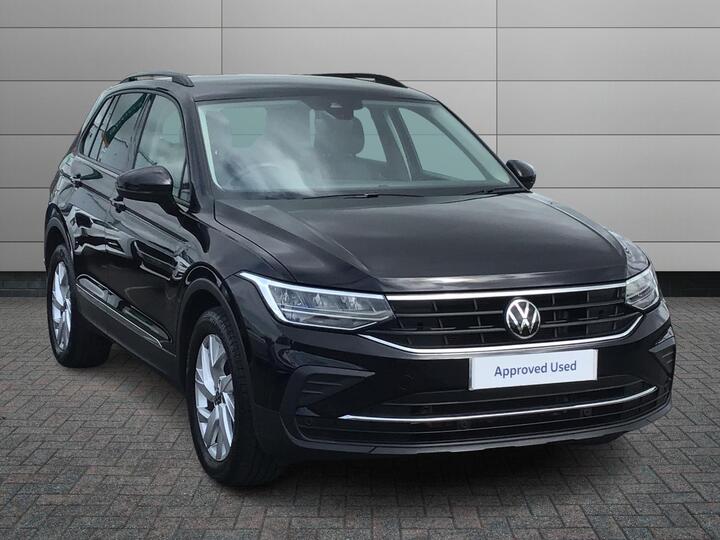 Volkswagen Tiguan 1.5 TSI Life DSG Euro 6 (s/s) 5dr Volkswagen Tiguan 1.5 TSI Life DSG Euro 6 (s/s) 5dr