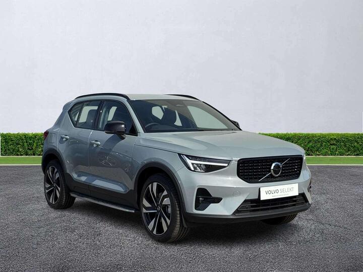 Volvo XC40 2.0 B4 MHEV Plus Dark DCT Auto Euro 6 (s/s) 5dr