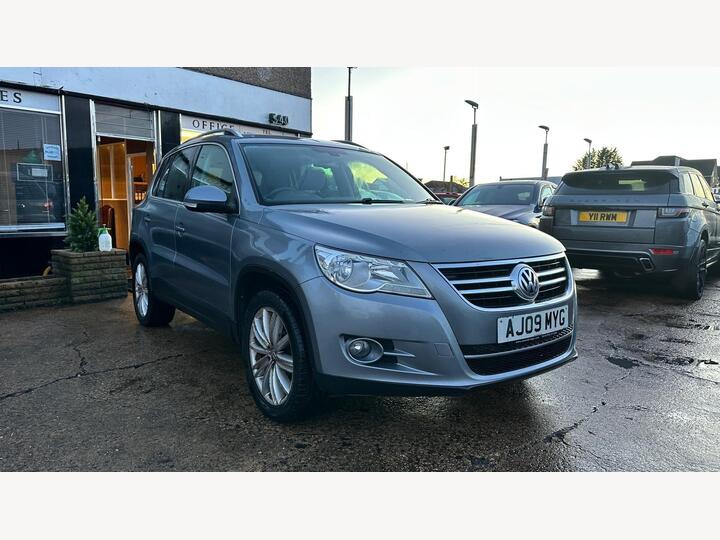 Volkswagen Tiguan 2.0 TDI Sport Auto 4WD Euro 4 5dr