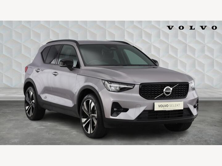 Volvo XC40 2.0 B3 MHEV Plus Dark DCT Auto Euro 6 (s/s) 5dr