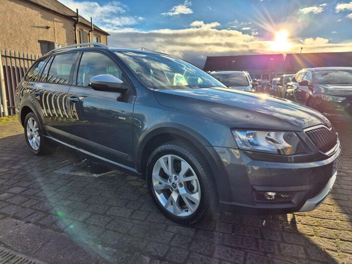Skoda OCTAVIA 2.0 TDI Scout DSG 4WD Euro 6 (s/s) 5dr
