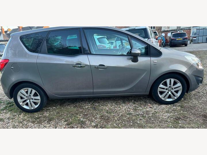 Vauxhall Meriva 1.7 CDTi SE Euro 5 5dr Vauxhall Meriva 1.7 CDTi SE Euro 5 5dr