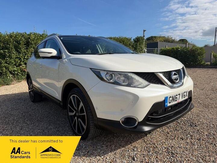 Nissan QASHQAI 1.6 DCi Tekna XTRON Euro 6 (s/s) 5dr
