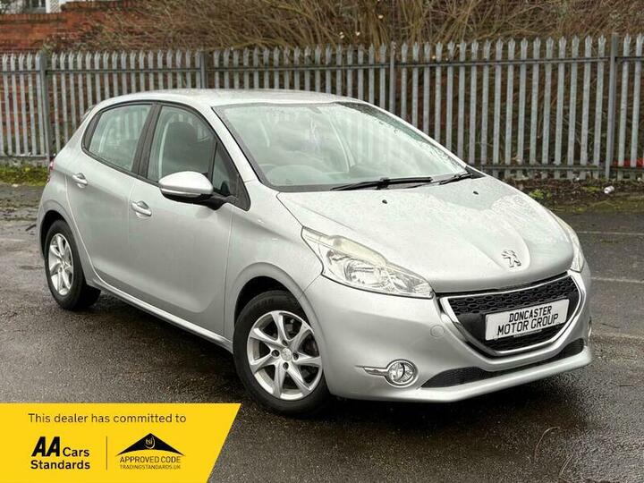 Peugeot 208 1.4 E-HDi Active EGC Euro 5 (s/s) 5dr Peugeot 208 1.4 E-HDi Active EGC Euro 5 (s/s) 5dr