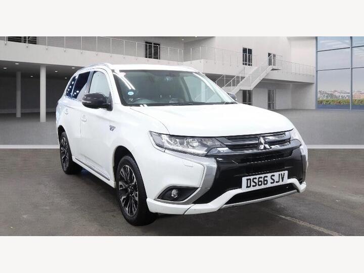 Mitsubishi Outlander 2.0h 12kWh 4h CVT 4WD Euro 6 (s/s) 5dr Mitsubishi Outlander 2.0h 12kWh 4h CVT 4WD Euro 6 (s/s) 5dr