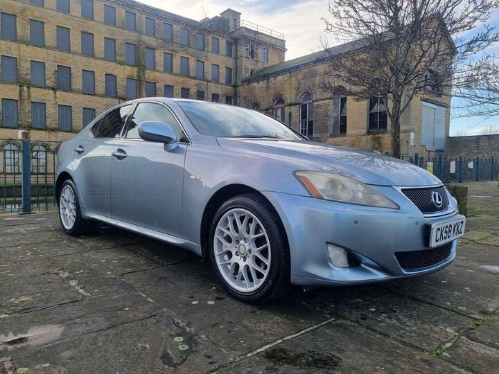 Lexus IS 2.2 220TD SE 4dr