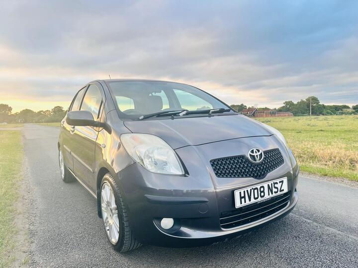 Toyota Yaris 1.3 VVT-i SR 5dr