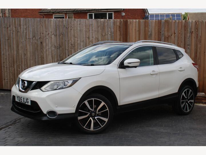 Nissan Qashqai 1.2 DIG-T Tekna 2WD Euro 5 (s/s) 5dr