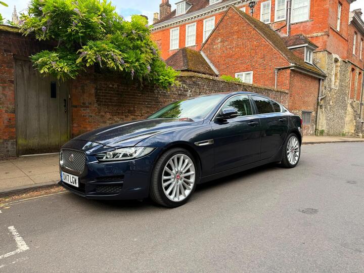 Jaguar XE 2.0d Portfolio Auto Euro 6 (s/s) 4dr