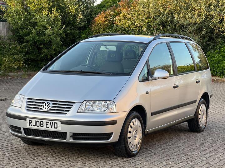 Volkswagen Sharan 2.0 TDI DPF S 5dr Volkswagen Sharan 2.0 TDI DPF S 5dr