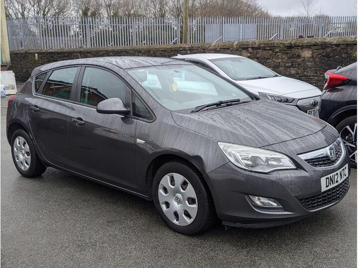 Vauxhall Astra 1.6 16v Exclusiv Euro 5 5dr Vauxhall Astra 1.6 16v Exclusiv Euro 5 5dr