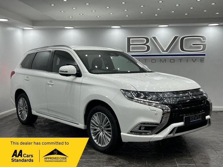 Mitsubishi Outlander 2.4h TwinMotor 13.8kWh 4hs CVT 4WD Euro 6 (s/s) 5dr Mitsubishi Outlander 2.4h TwinMotor 13.8kWh 4hs CVT 4WD Euro 6 (s/s) 5dr