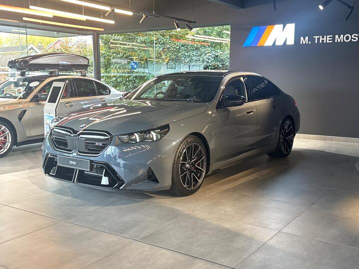 BMW M5 4.4 22.1kWh Steptronic XDrive Euro 6 (s/s) 4dr