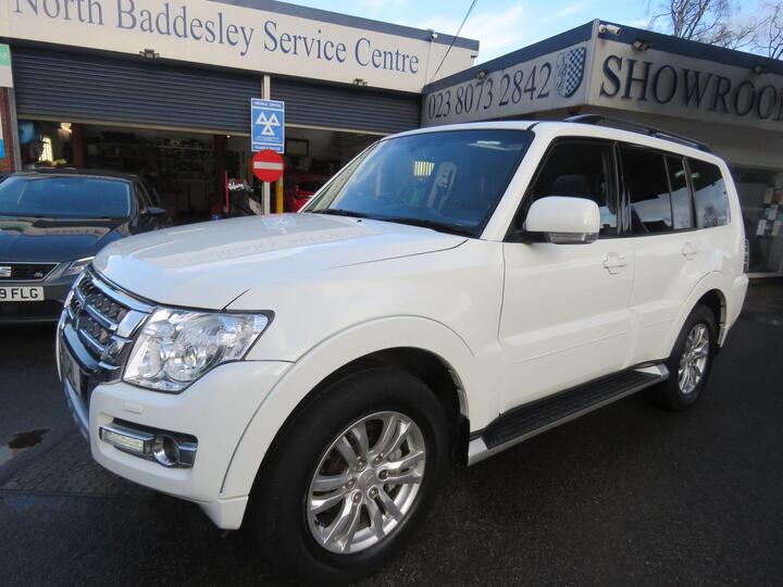 Mitsubishi Shogun 3.2 DI-DC SG3 Auto 4WD Euro 6 5dr LWB Mitsubishi Shogun 3.2 DI-DC SG3 Auto 4WD Euro 6 5dr LWB