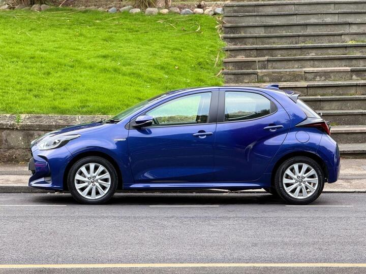 Toyota YARIS 1.5 VVT-h Icon E-CVT Euro 6 (s/s) 5dr