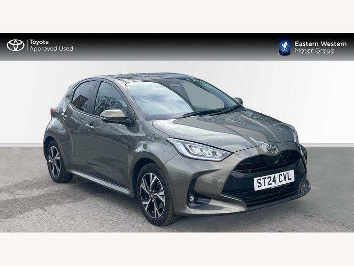 Toyota Yaris 1.5 VVT-h Design E-CVT Euro 6 (s/s) 5dr Toyota Yaris 1.5 VVT-h Design E-CVT Euro 6 (s/s) 5dr