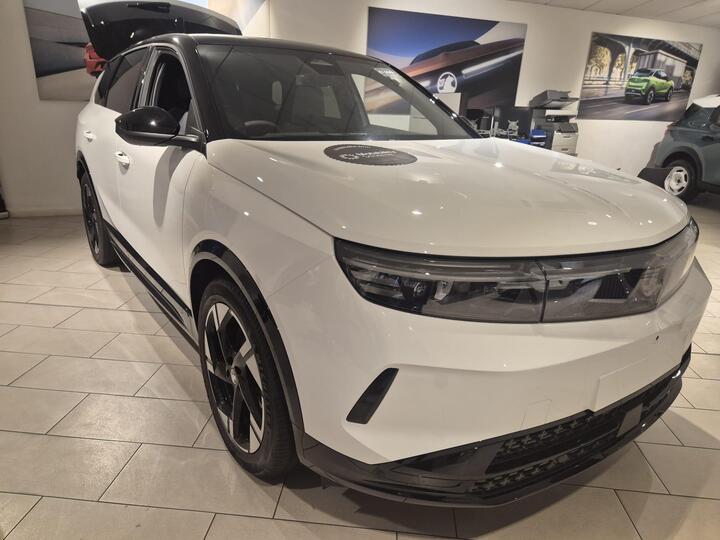 Vauxhall Grandland Electric 73kWh Ultimate Auto 5dr