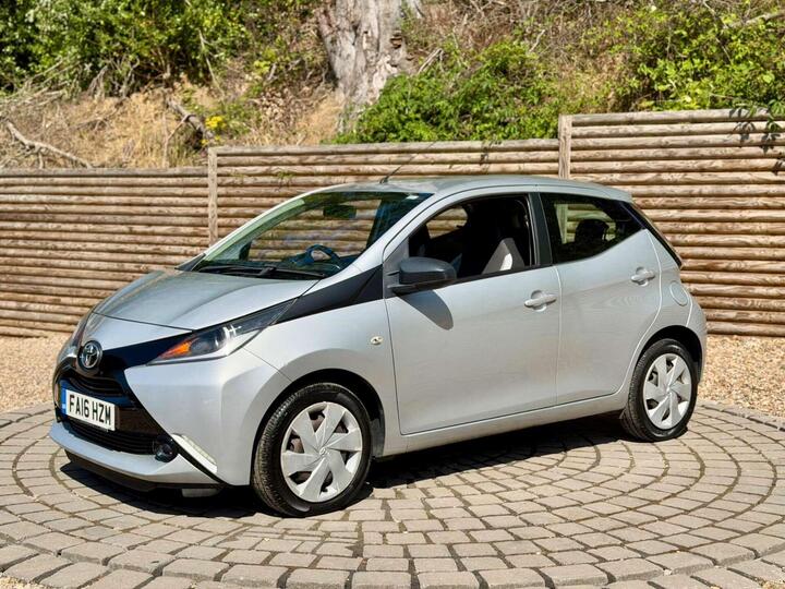 Toyota AYGO 1.0 VVT-i X-play X-shift Euro 6 5dr