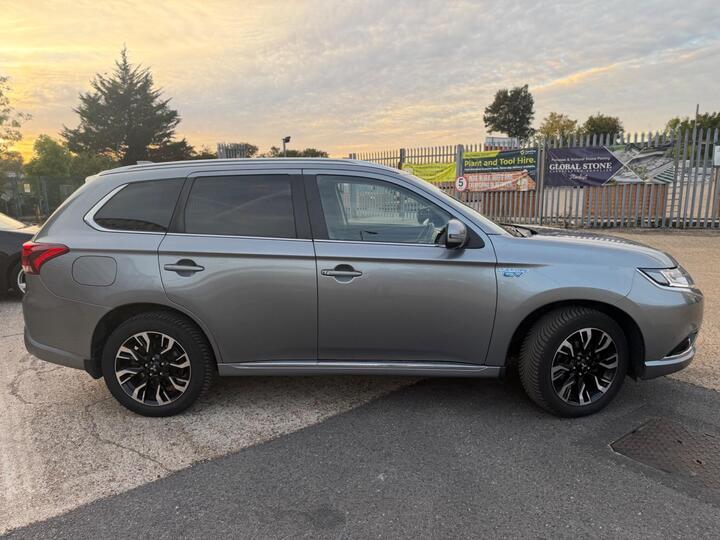 Mitsubishi Outlander 2.0h 12kWh 4h CVT 4WD Euro 6 (s/s) 5dr