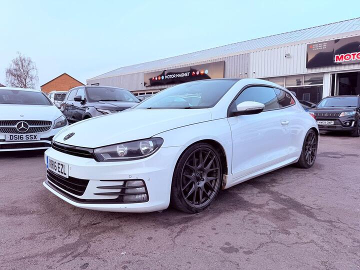 Volkswagen Scirocco 2.0 TDI BlueMotion Tech R-Line DSG Euro 6 (s/s) 3dr