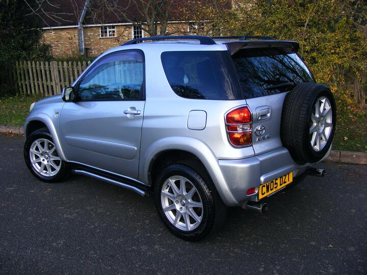 Toyota RAV4 2.0 VVT-i Granite 4WD 3dr Toyota RAV4 2.0 VVT-i Granite 4WD 3dr