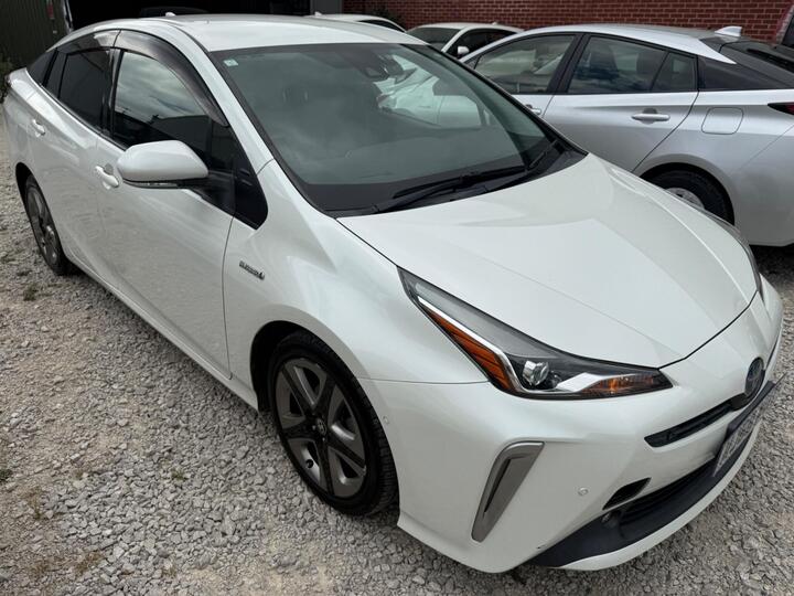 Toyota Prius 1.8 VVT-h Business Edition CVT Euro 6 (s/s) 5dr (Park Assist, 17in Alloy)
