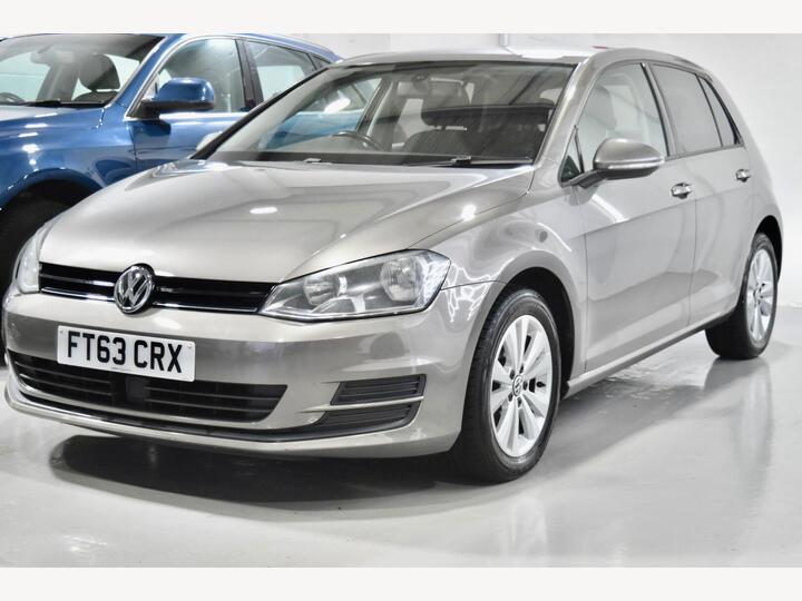 Volkswagen Golf 1.6 TDI BlueMotion Tech SE DSG Euro 5 (s/s) 5dr Volkswagen Golf 1.6 TDI BlueMotion Tech SE DSG Euro 5 (s/s) 5dr
