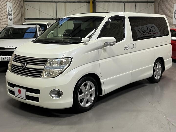 Nissan ELGRAND E51 2.5 V6 250 HIGHWAY STAR BLACK LEATHER EDITION AUTOMATIC 8 SEATER
