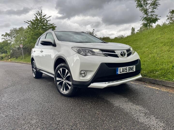 Toyota RAV4 2.2 D-CAT Invincible Auto 4WD Euro 5 5dr